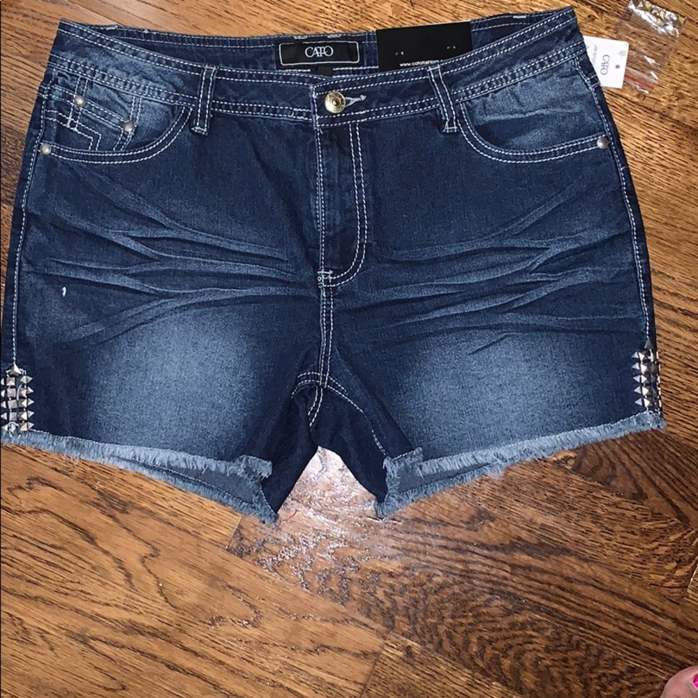 Cato Low Rise fringed shorts with studs